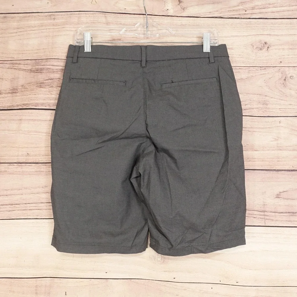 Old Navy Shorts Mens 30 Gray Chino Ultimate Tech Slim Built-In Flex 9 Inseam